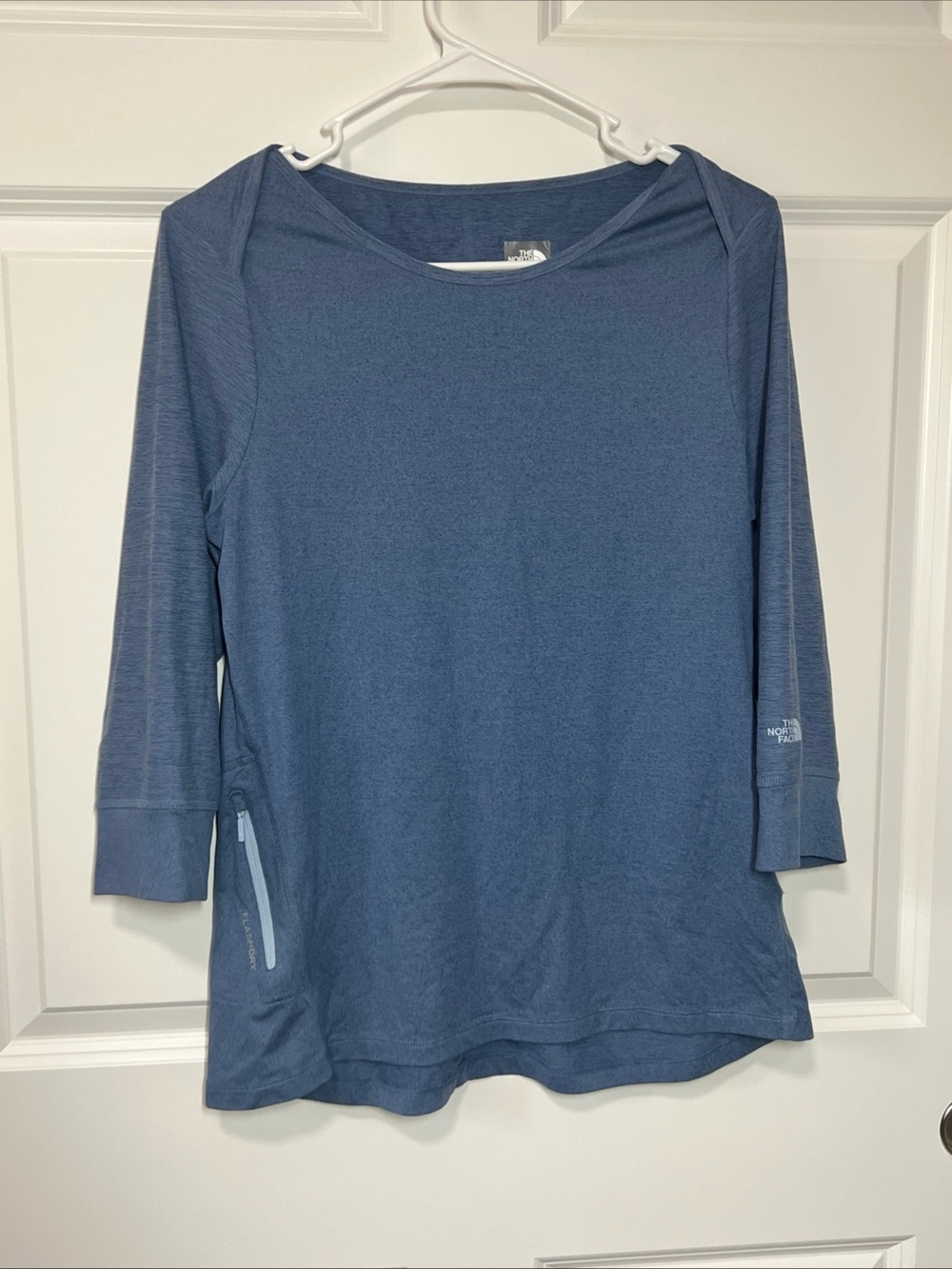 The North Face FlashDry Blue 3/4 Sleeve Top Women’s Med